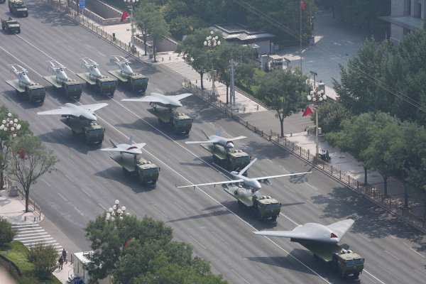 高开网 人工智能 空天争锋——记空中无人作战方队